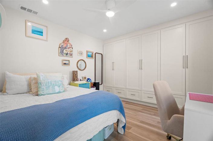 Image No.32-3 Bed Property for sale