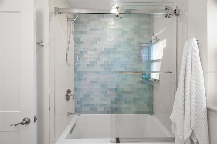 Image No.37-3 Bed Property for sale