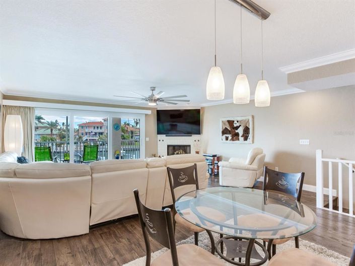 Image No.26-3 Bed Townhouse for sale