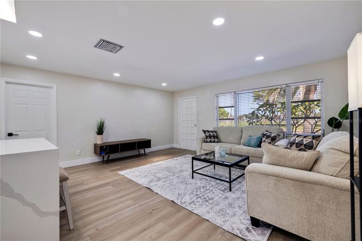 Image No.12-3 Bed Property for sale