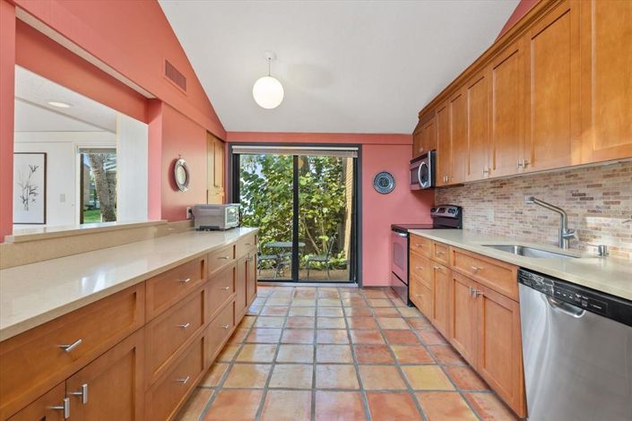 Image No.16-2 Bed Property for sale