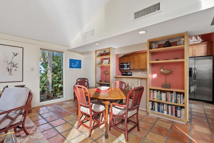 Image No.17-2 Bed Property for sale