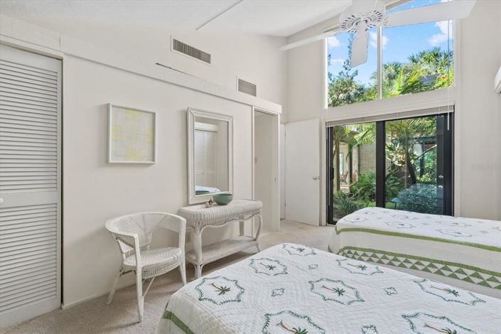 Image No.28-2 Bed Property for sale