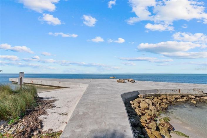 Image No.44-2 Bed Property for sale