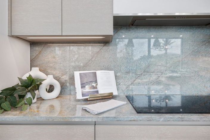 Image No.17-7 Bed Property for sale