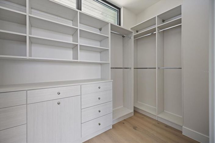 Image No.26-7 Bed Property for sale