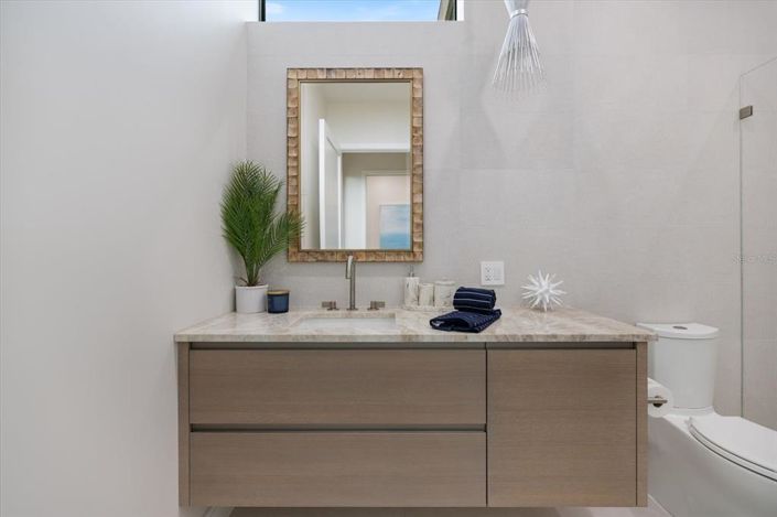 Image No.28-7 Bed Property for sale