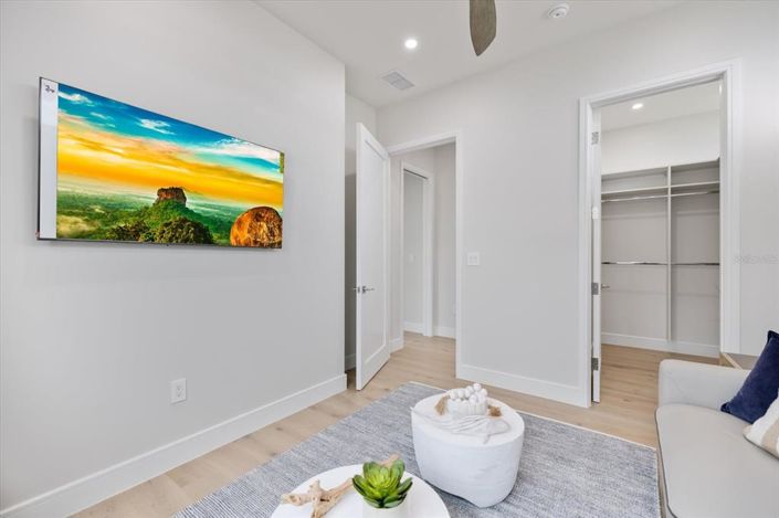 Image No.31-7 Bed Property for sale