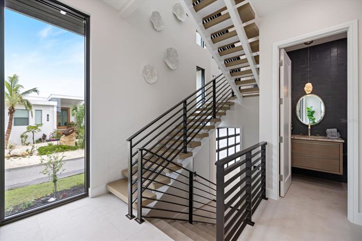 Image No.37-7 Bed Property for sale