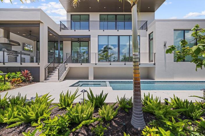 Image No.45-7 Bed Property for sale