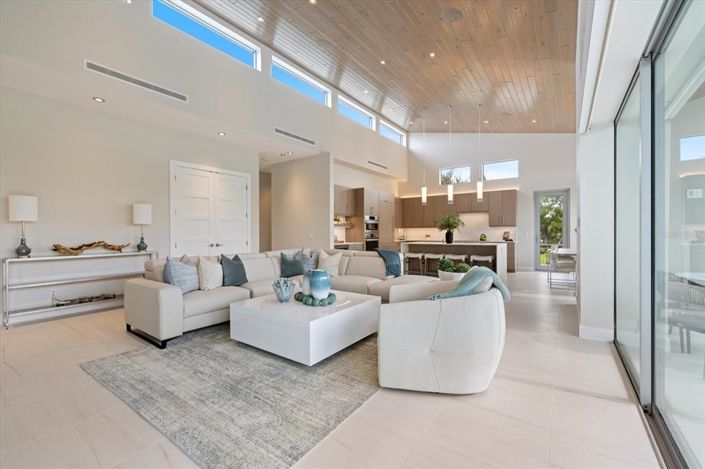 Image No.55-7 Bed Property for sale