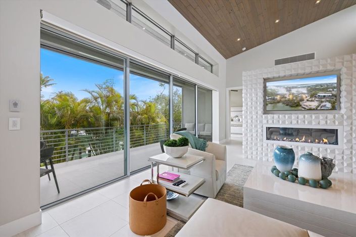 Image No.57-7 Bed Property for sale