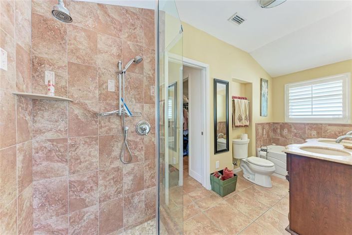 Image No.32-4 Bed Property for sale