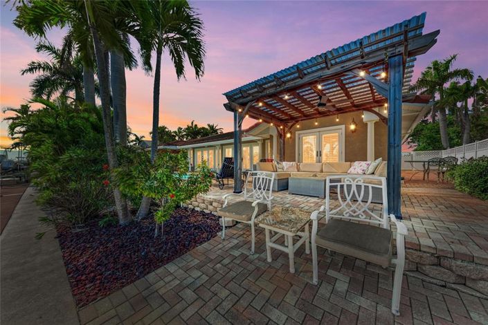 Image No.6-4 Bed Property for sale