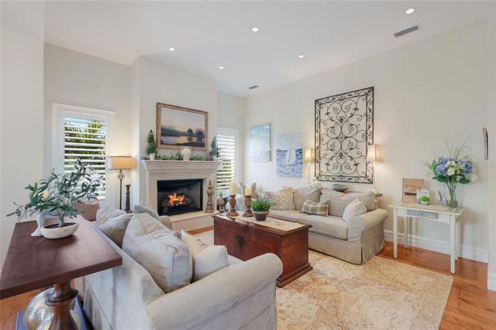 Image No.15-4 Bed Property for sale