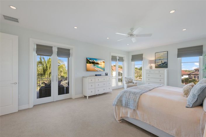 Image No.35-4 Bed Property for sale