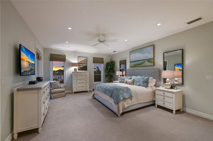 Image No.41-4 Bed Property for sale