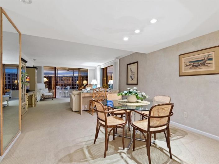 Image No.10-2 Bed Property for sale