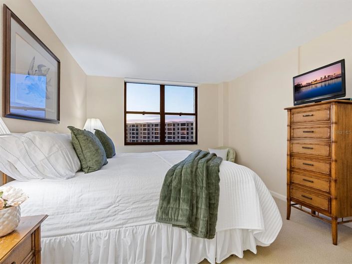 Image No.26-2 Bed Property for sale