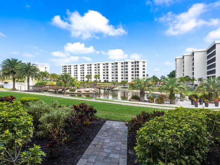 Image No.41-2 Bed Property for sale