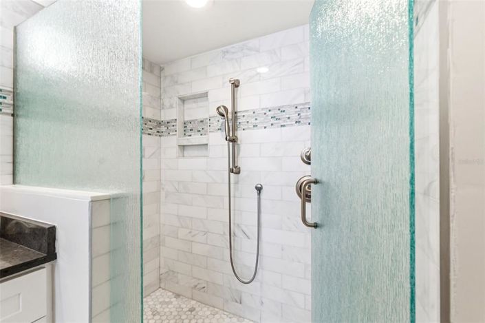 Image No.21-2 Bed Property for sale