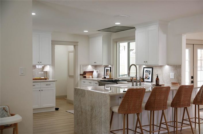 Image No.11-4 Bed Property for sale