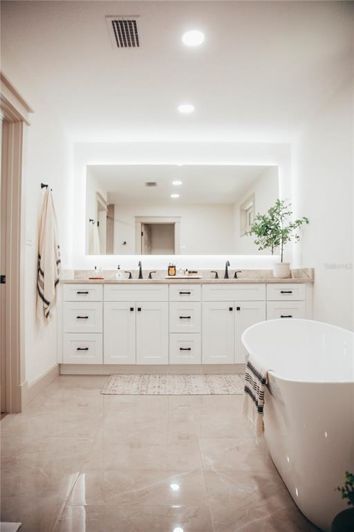 Image No.22-4 Bed Property for sale