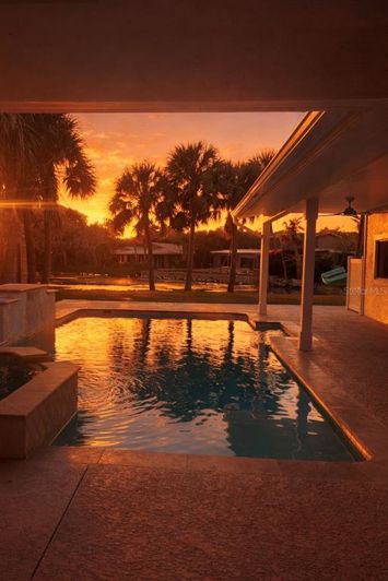 Image No.3-4 Bed Property for sale