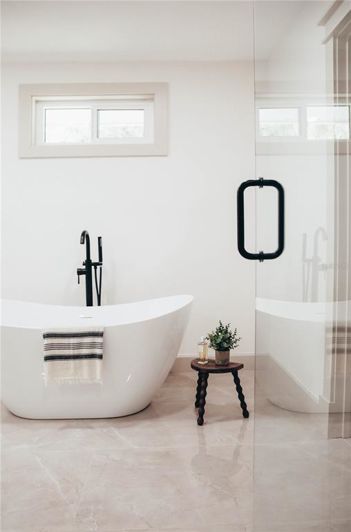 Image No.40-4 Bed Property for sale