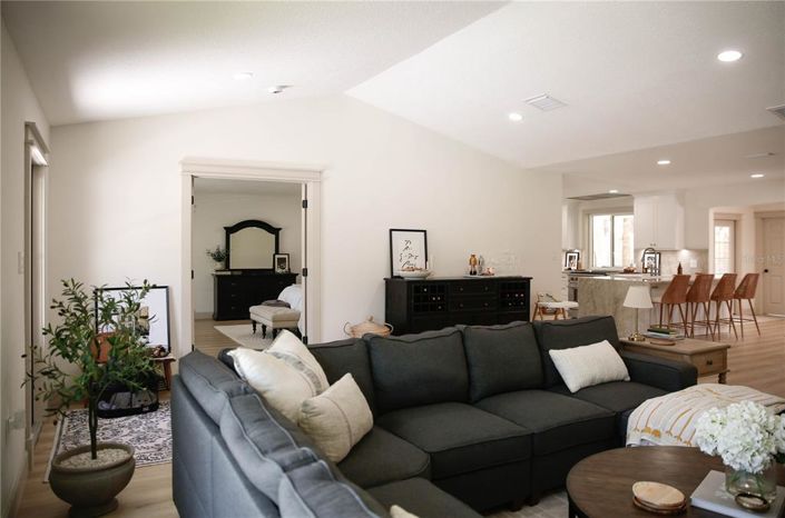 Image No.6-4 Bed Property for sale