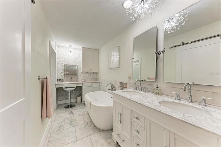 Image No.17-3 Bed Property for sale