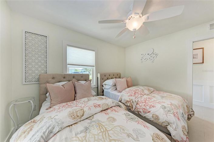 Image No.26-3 Bed Property for sale