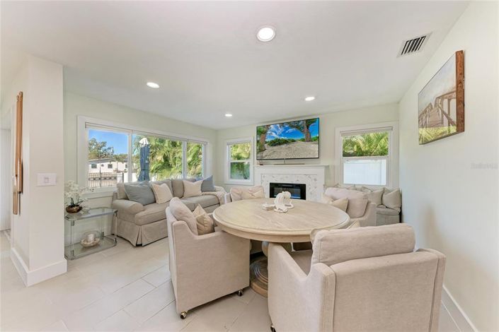 Image No.3-3 Bed Property for sale