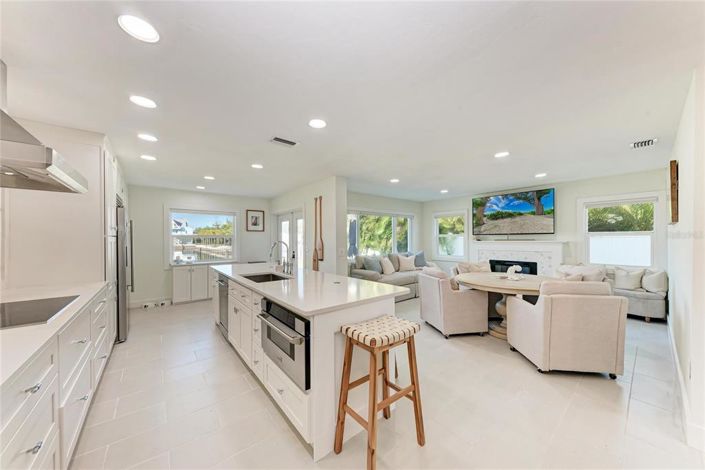 Image No.8-3 Bed Property for sale