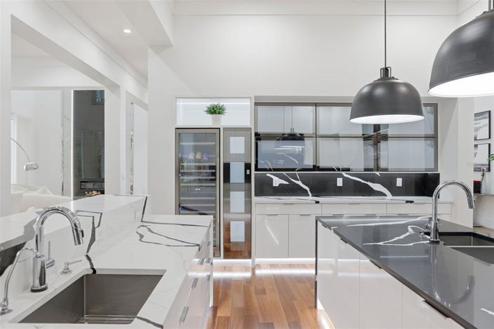 Image No.16-5 Bed Property for sale