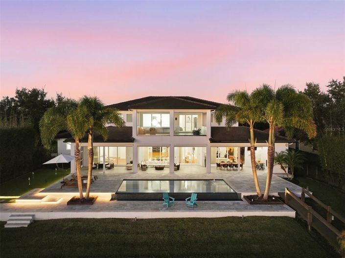 Image No.2-5 Bed Property for sale