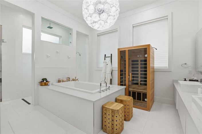 Image No.21-5 Bed Property for sale