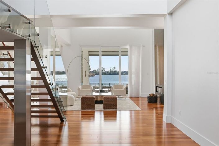 Image No.4-5 Bed Property for sale