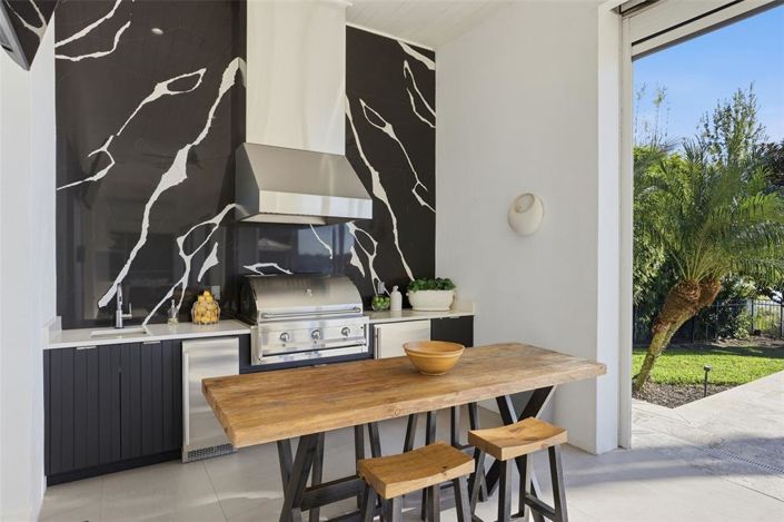 Image No.42-5 Bed Property for sale