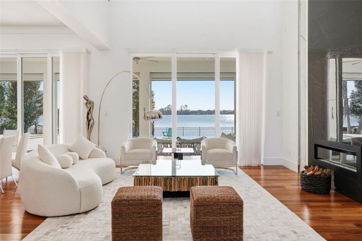 Image No.5-5 Bed Property for sale