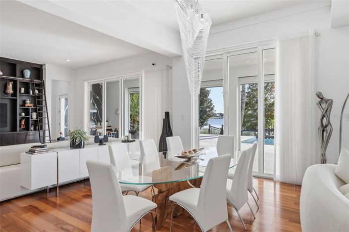 Image No.8-5 Bed Property for sale