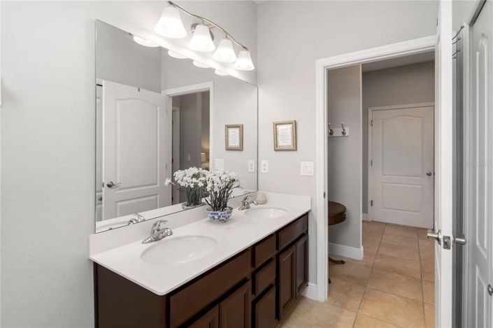 Image No.25-3 Bed Property for sale