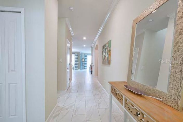 Image No.2-6 Bed Property for sale