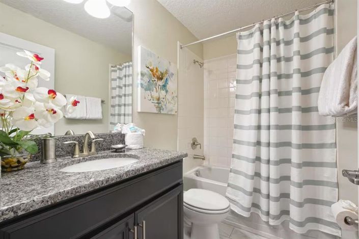 Image No.22-6 Bed Property for sale