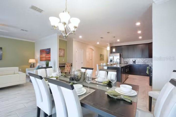 Image No.6-6 Bed Property for sale