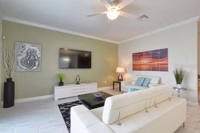 Image No.9-6 Bed Property for sale