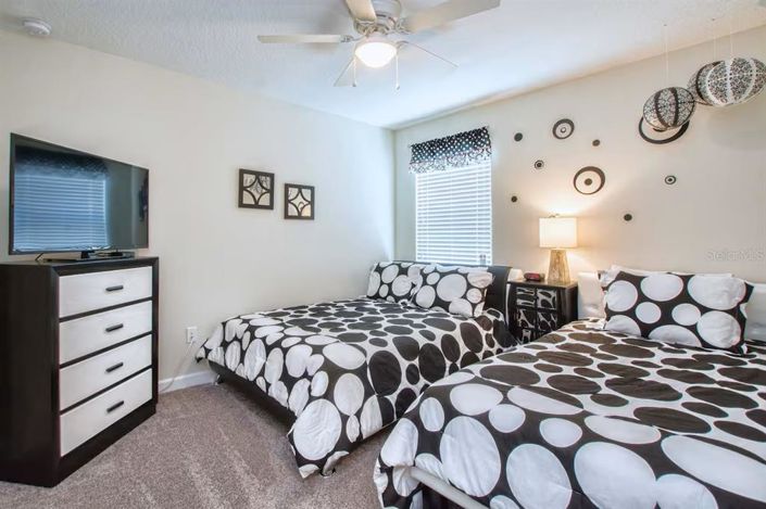 Image No.22-6 Bed Property for sale