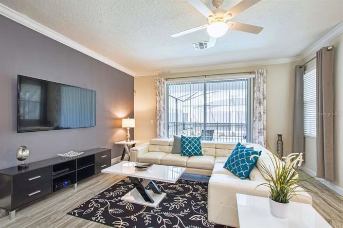 Image No.9-6 Bed Property for sale