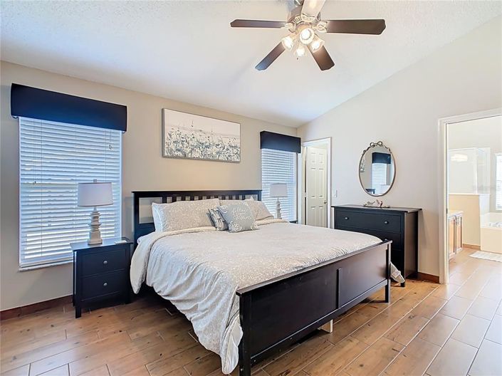 Image No.23-4 Bed Property for sale