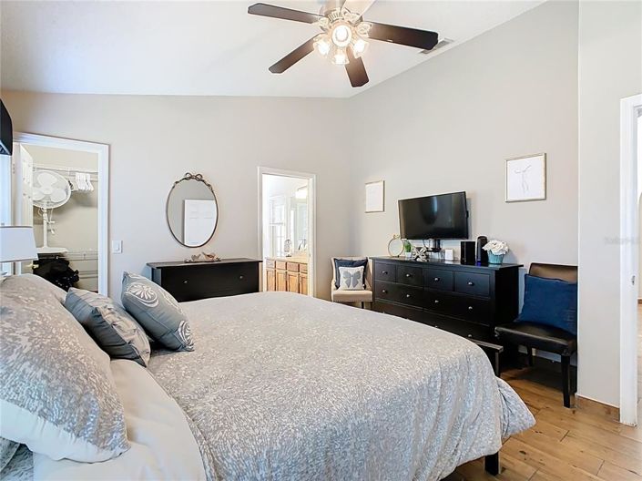 Image No.24-4 Bed Property for sale